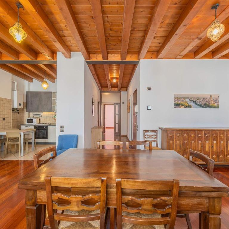 Timber and Light Spacious Apartment with Balcony - Apartment - 10