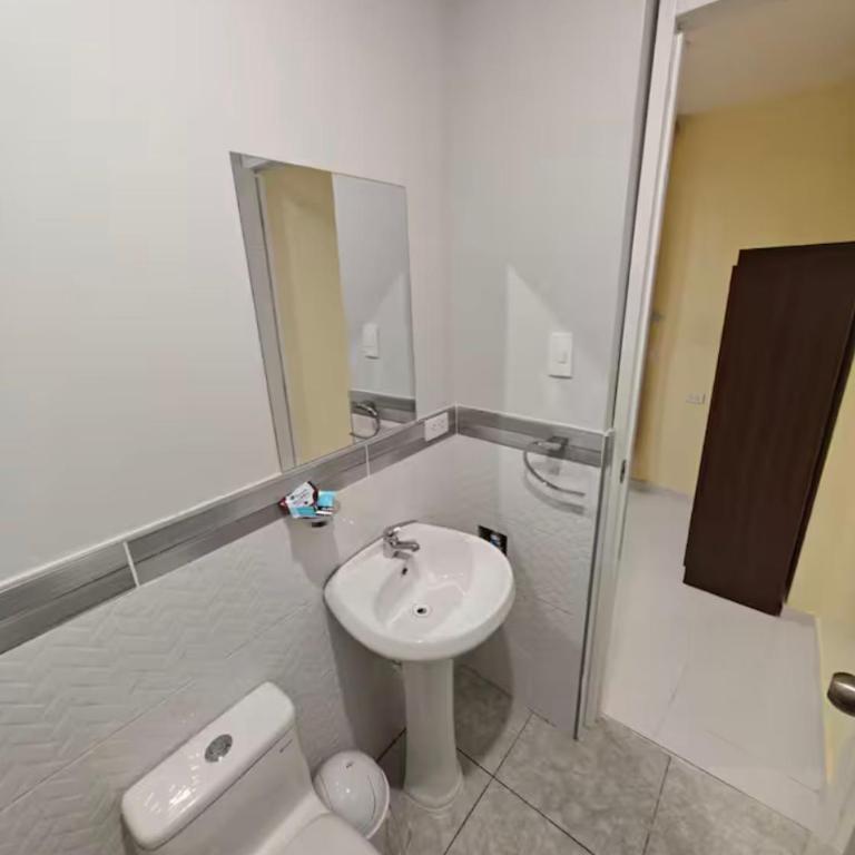 Casa Mi Perú - Single Room with Private Bathroom - 2