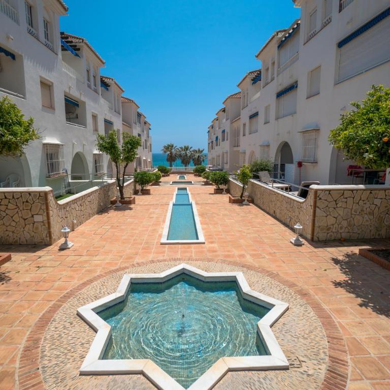 FUENTES A1 1E MENYBER - Apartment with Pool View - Two-Bedroom Apartment with Pool View - 16