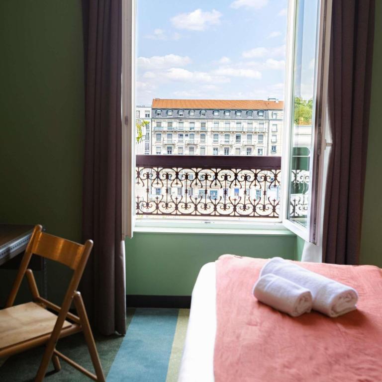 Greet Hotel Lyon Confluence - Chambre Familiale « Pop » pour 4 personnes - 6