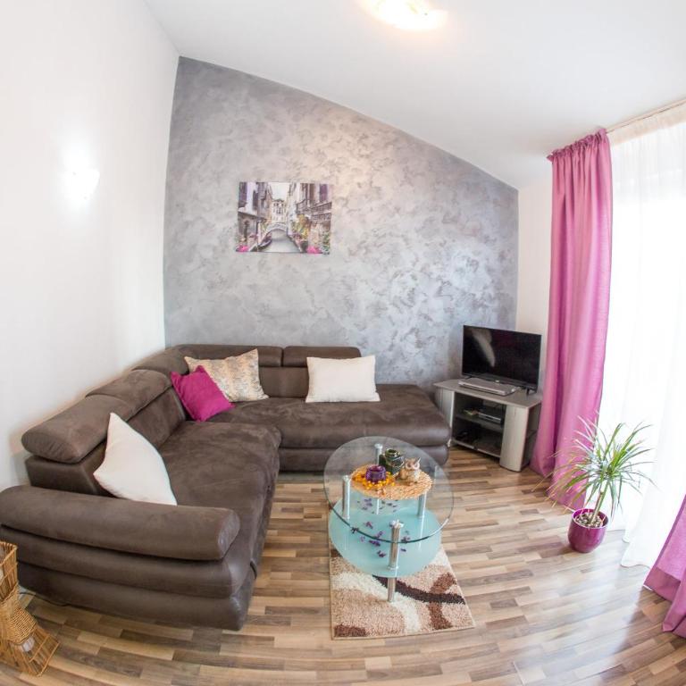 Villa Nadezda - One-Bedroom Apartment - 3