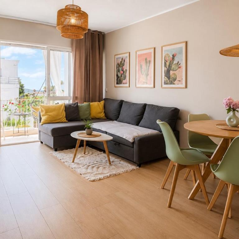 Lovely CASA DEL SOL close to the beach and Puerto Marina - Two-Bedroom Apartment - 1