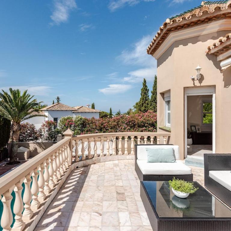 Coastal Family Home - Villa - 28