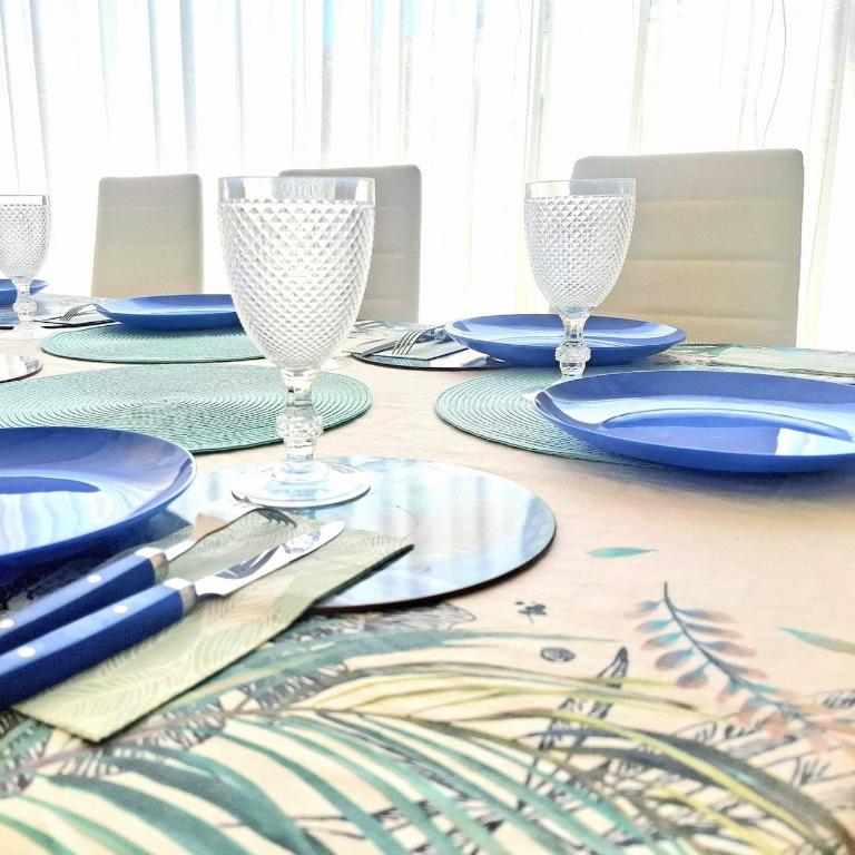 Coastal Family Home - Villa - 39