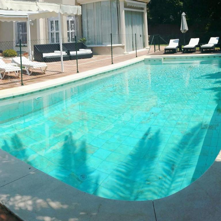 Coastal Family Home - Villa - 53