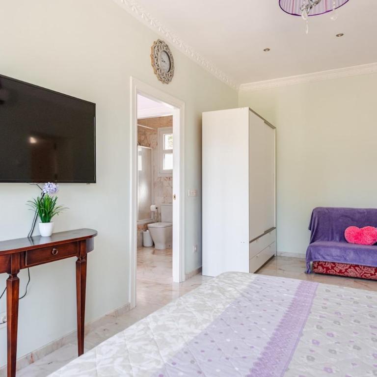 Coastal Family Home - Villa - 55