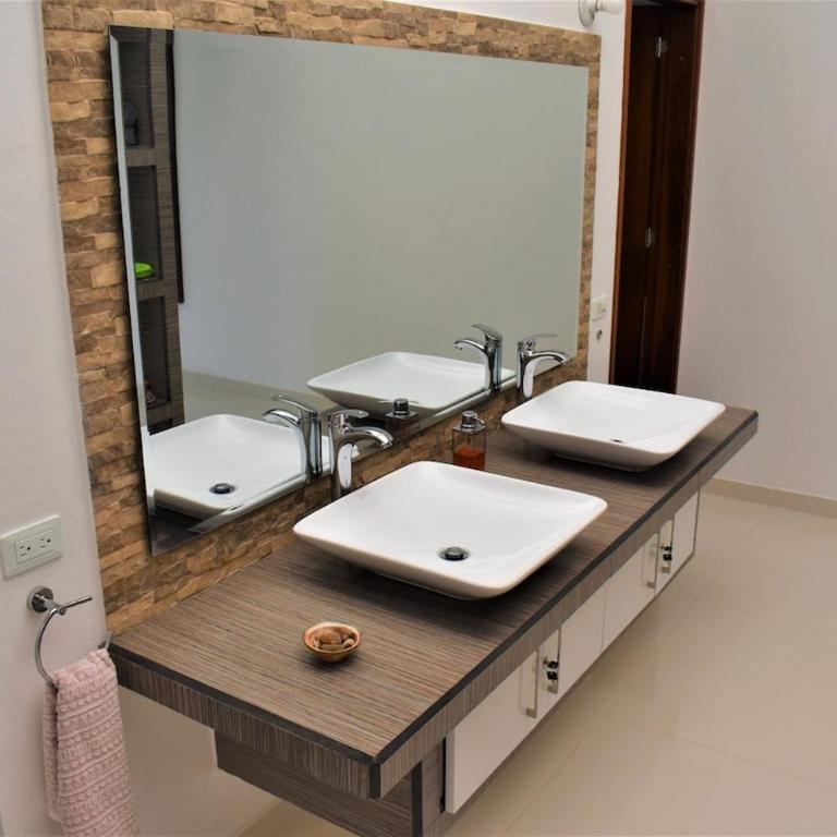 Modern house with mountainviews - Three-Bedroom Villa - 17