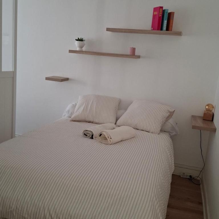 Beautiful 1-room apartment, south-facing, beach and train station 15 minutes away on foot - Appartement 2 Chambres - 2
