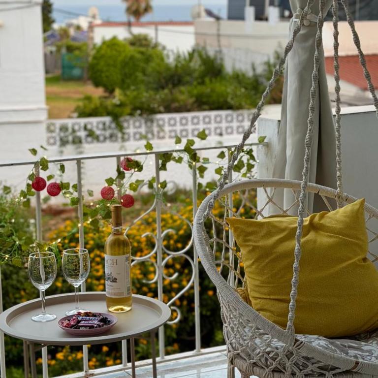 Lovely CASA DEL SOL close to the beach and Puerto Marina - Two-Bedroom Apartment - 2
