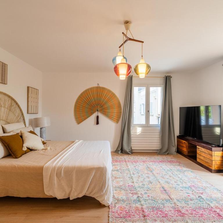 Villa with Sea View, Terraces & Private Garage - Villa - 58