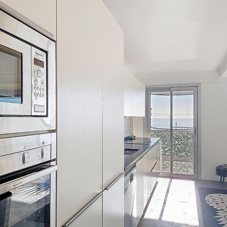 AGENCE HENRI CAMILLE -Goelands - 3 chambres très grande terrasse vue mer - Appartement - 10
