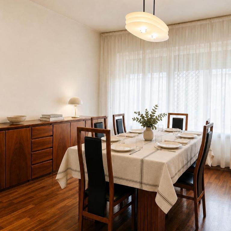Ampio Appartamento di Prestigio 180 mq con Triplo Salone Zona Signorile Milano - Appartamento con 4 Camere da Letto e Balcone - 4