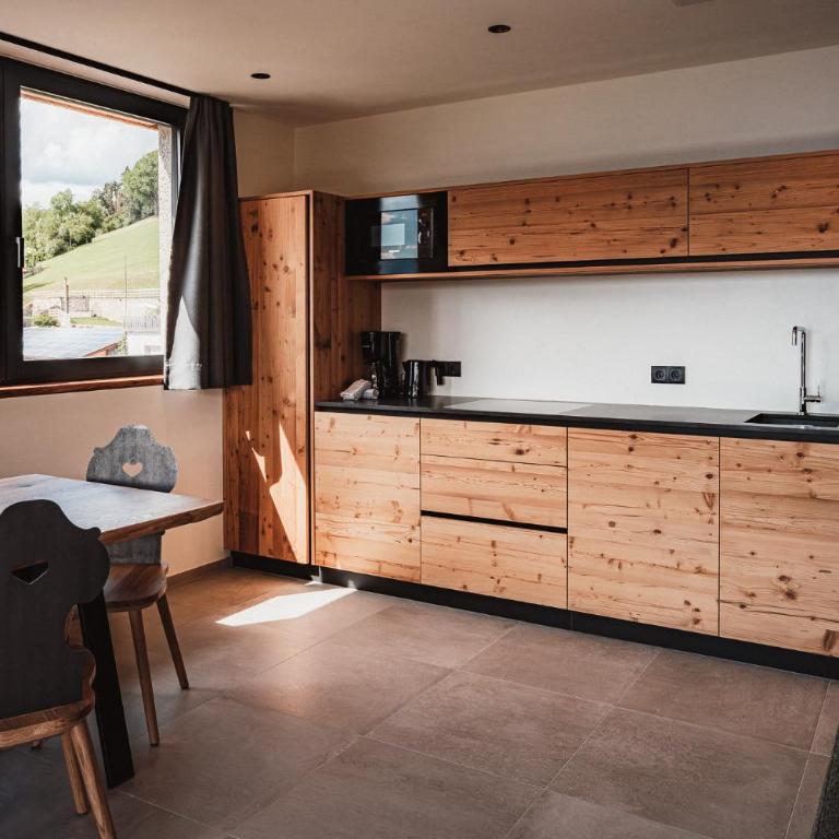 Aparthotel Bacher - Appartamento Deluxe con 2 Camere da Letto - 8
