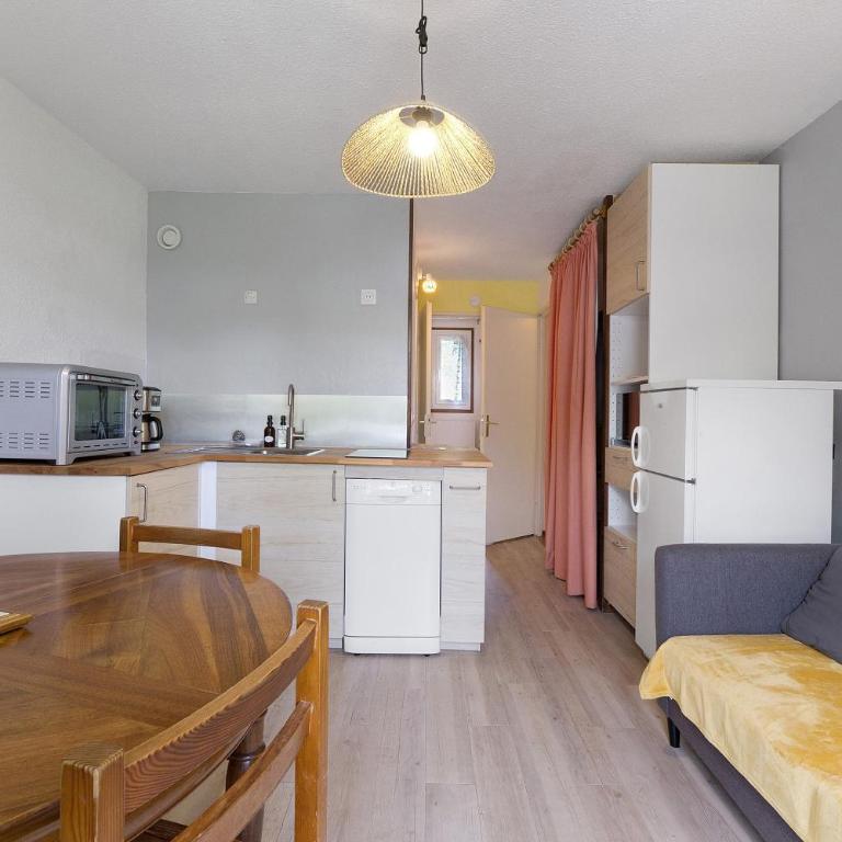 Venus - Appartamento con 2 Camere da Letto e con Vista Montagna - 2