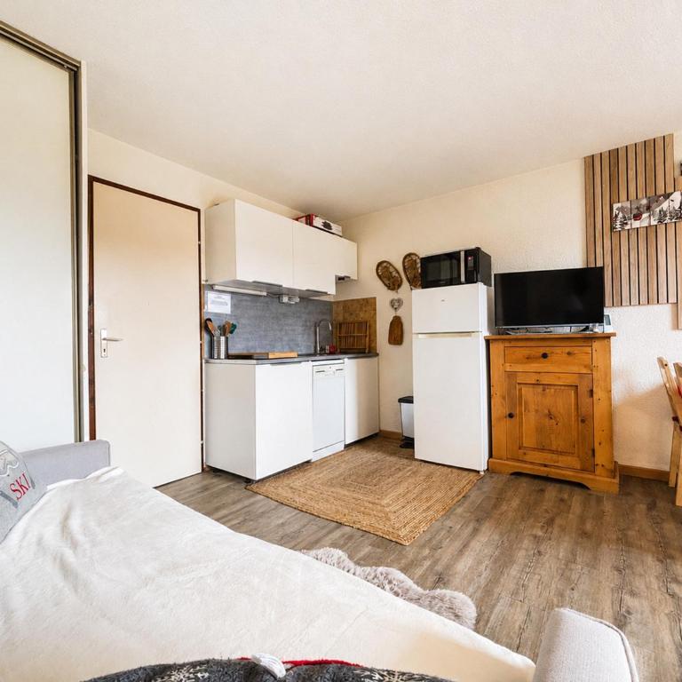 Studio moderne et lumineux avec vue sur le Mont Charvin. Parking privatif - FR-1-505-222 - Studio - 8