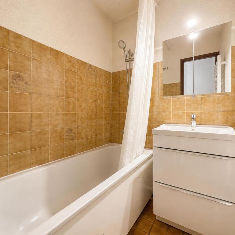 Studio moderne et lumineux avec vue sur le Mont Charvin. Parking privatif - FR-1-505-222 - Studio - 9