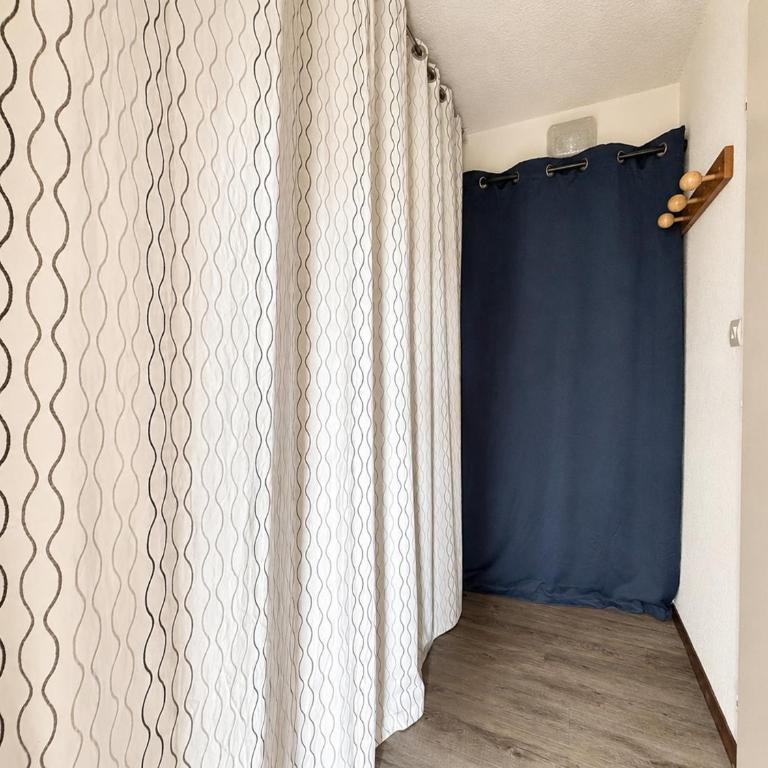 Studio moderne et lumineux avec vue sur le Mont Charvin. Parking privatif - FR-1-505-222 - Studio - 11