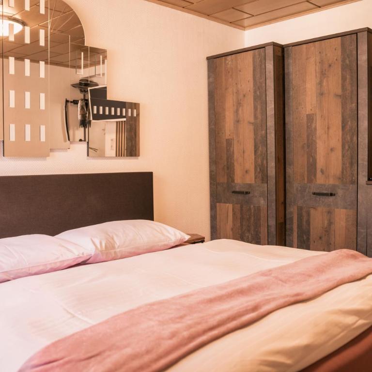 Landhaus am Hügel - Doppelzimmer mit Balkon - 4