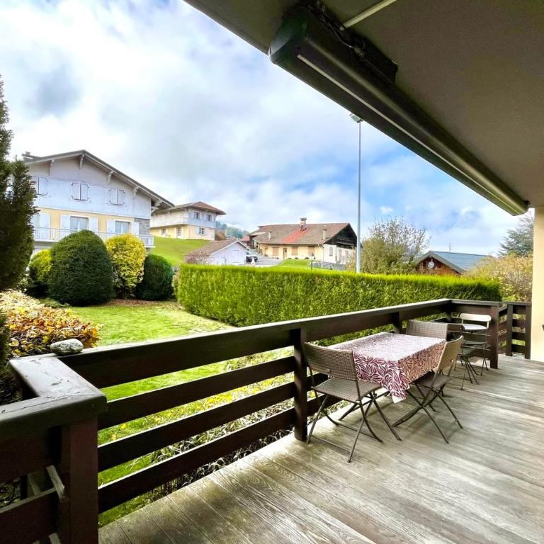 Renovated village house with terrace and quiet - Chalet - 4