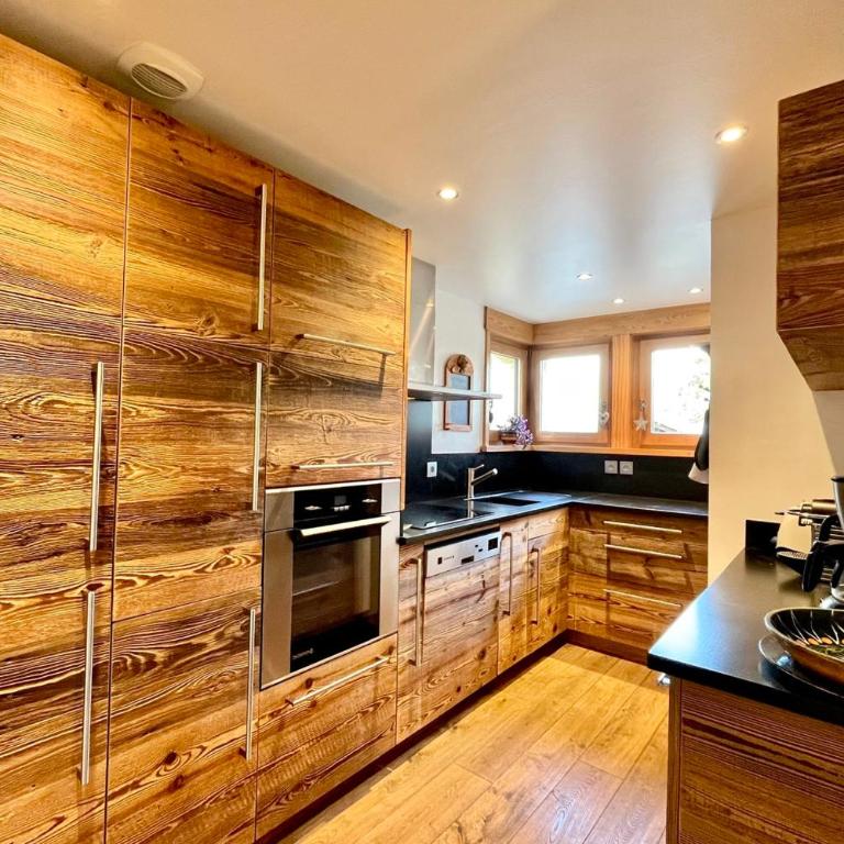 Renovated village house with terrace and quiet - Chalet - 8