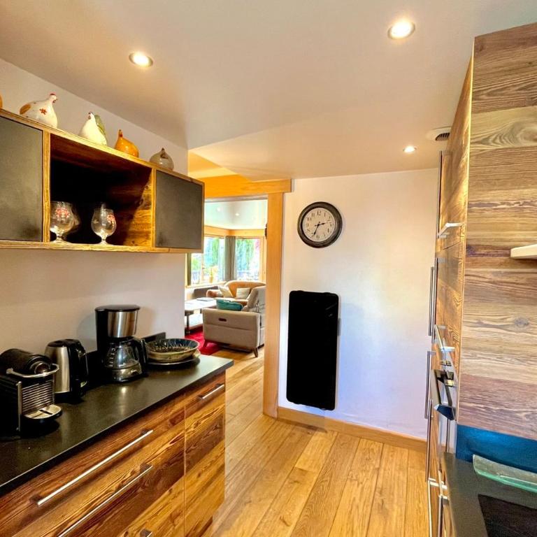 Renovated village house with terrace and quiet - Chalet - 9