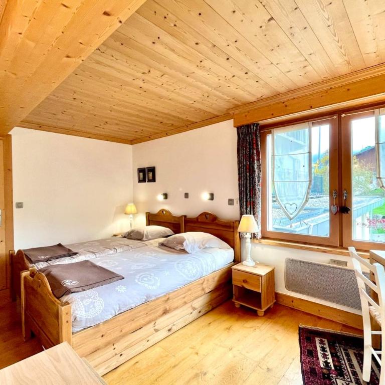 Renovated village house with terrace and quiet - Chalet - 10