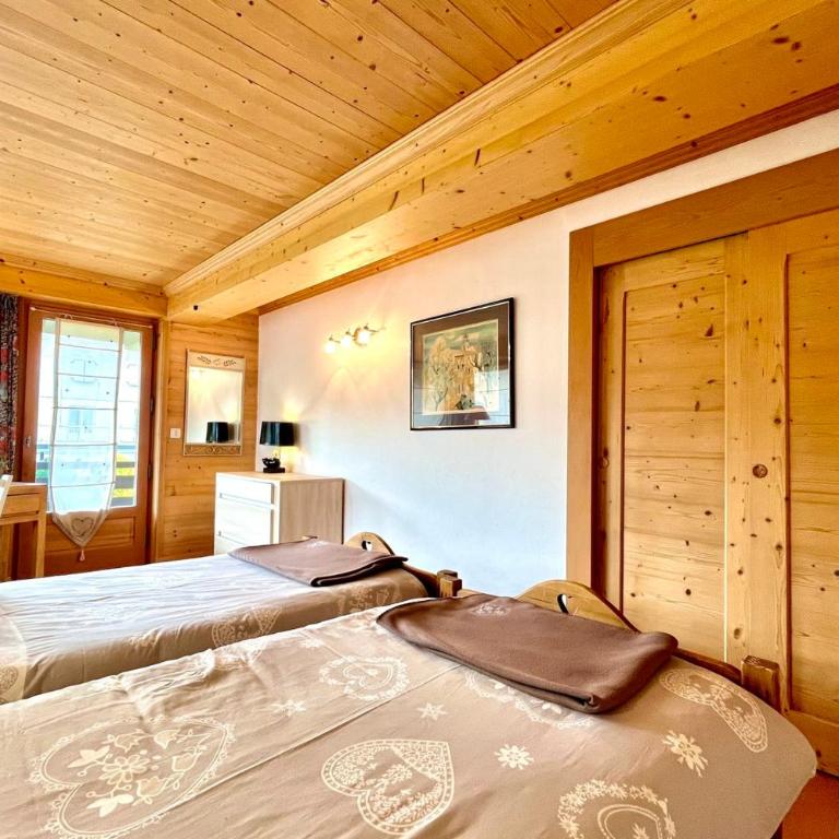 Renovated village house with terrace and quiet - Chalet - 12
