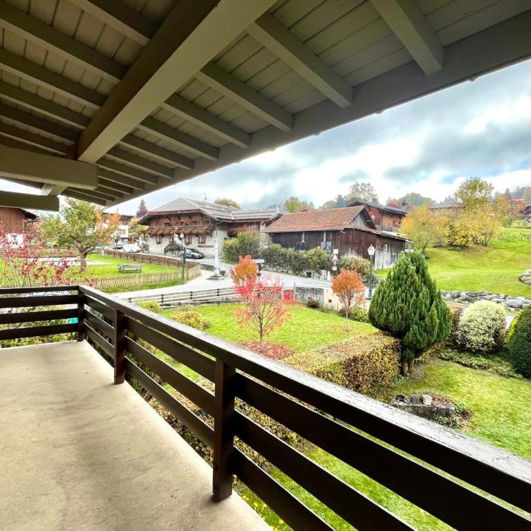 Renovated village house with terrace and quiet - Chalet - 23