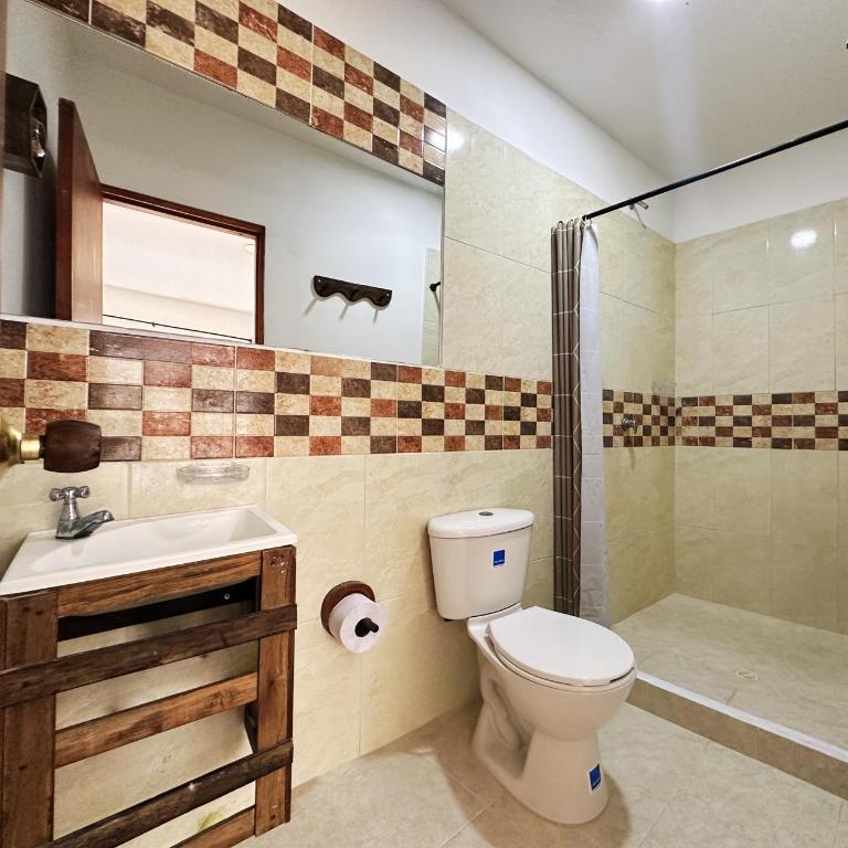 The Rock House Eco - Deluxe King Room - 2