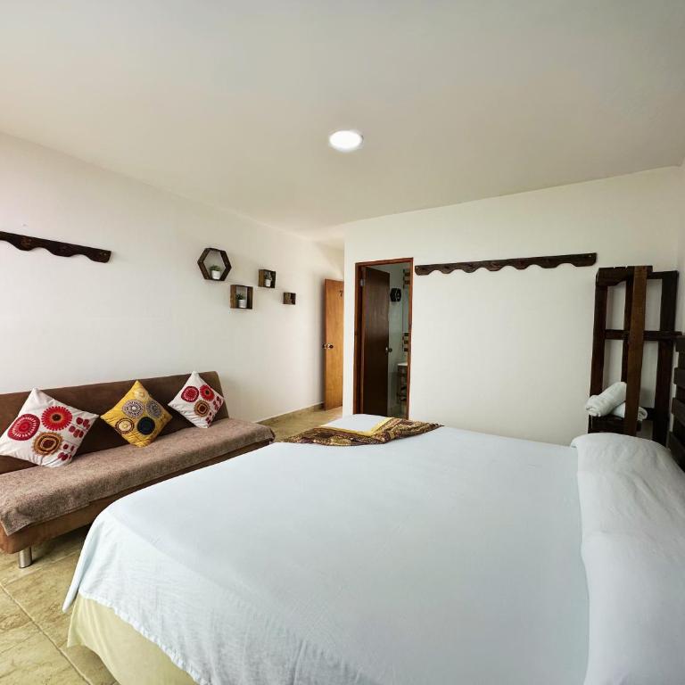The Rock House Eco - Deluxe King Room - 4