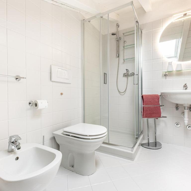 Dolce Vita- Luxury Attic Lake View - Appartamento con 3 Camere da Letto e con Vista - 33