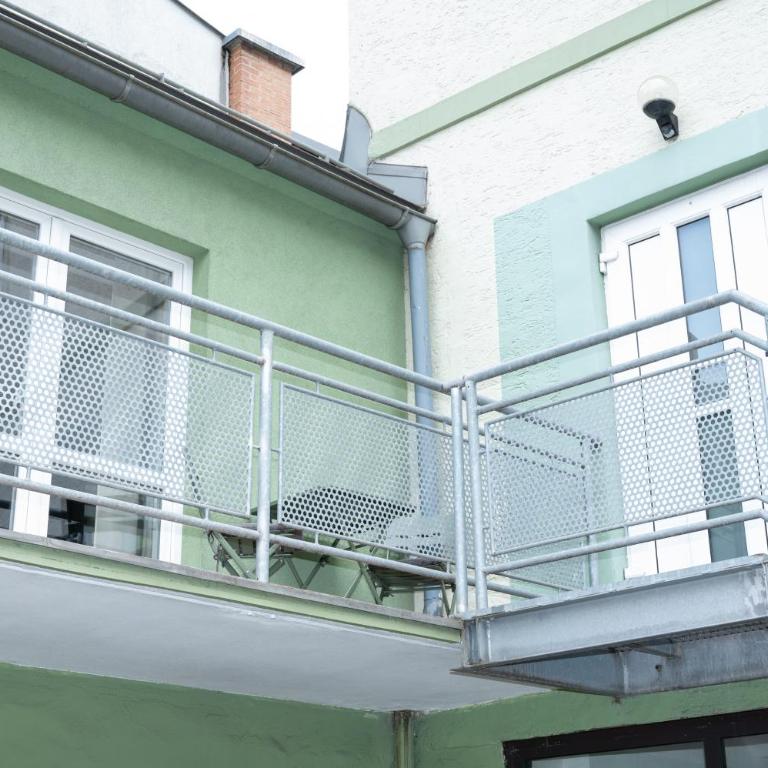 Green Mango - City Apartment mit Balkon - One-Bedroom Apartment - 23