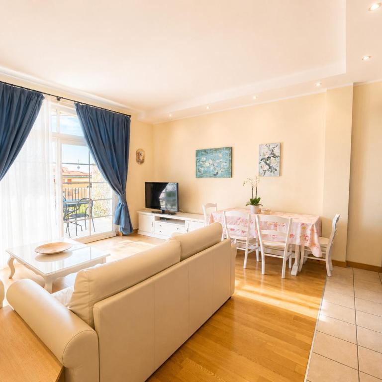 Appartamento 306 by Theater Home - Appartamento con Vista Piscina - 4
