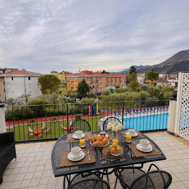 Appartamento 306 by Theater Home - Appartamento con Vista Piscina - 1