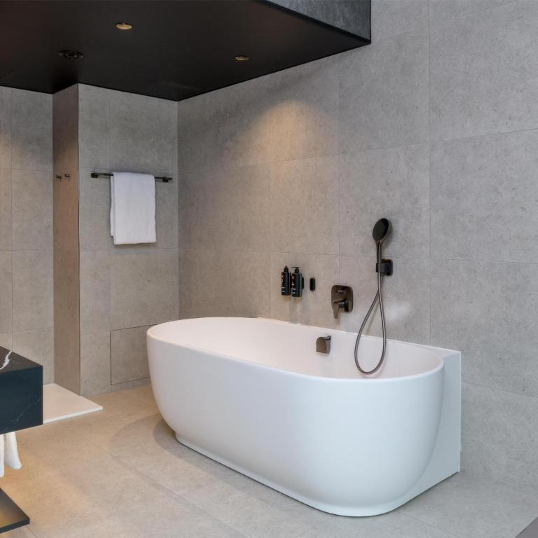 Radisson RED Innsbruck - Suite - 7