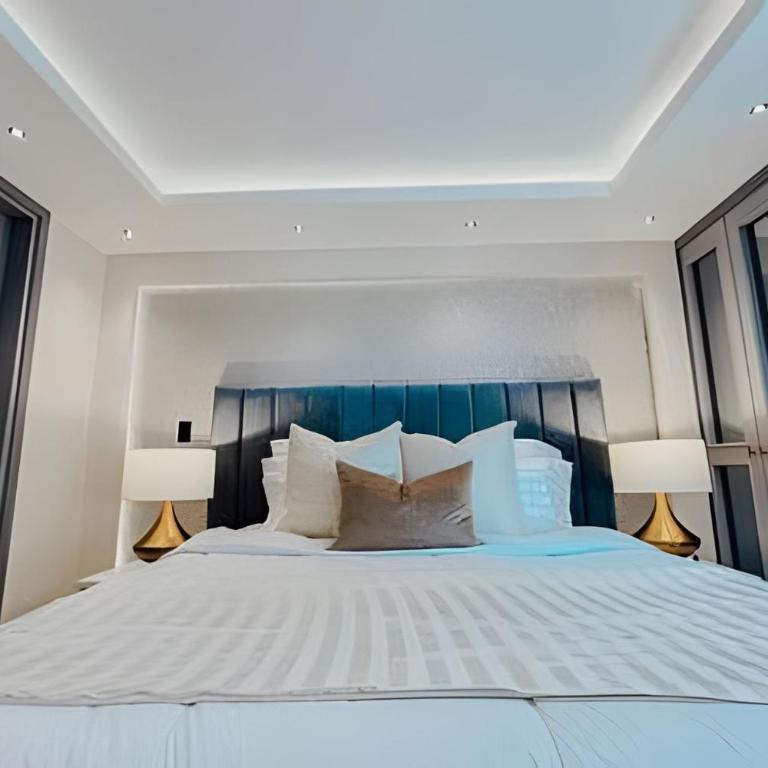 Chic 1BR by Oviedo Mall • Prime Location - Apartment - 11