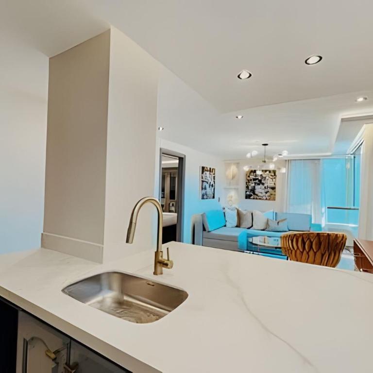 Chic 1BR by Oviedo Mall • Prime Location - Apartment - 53