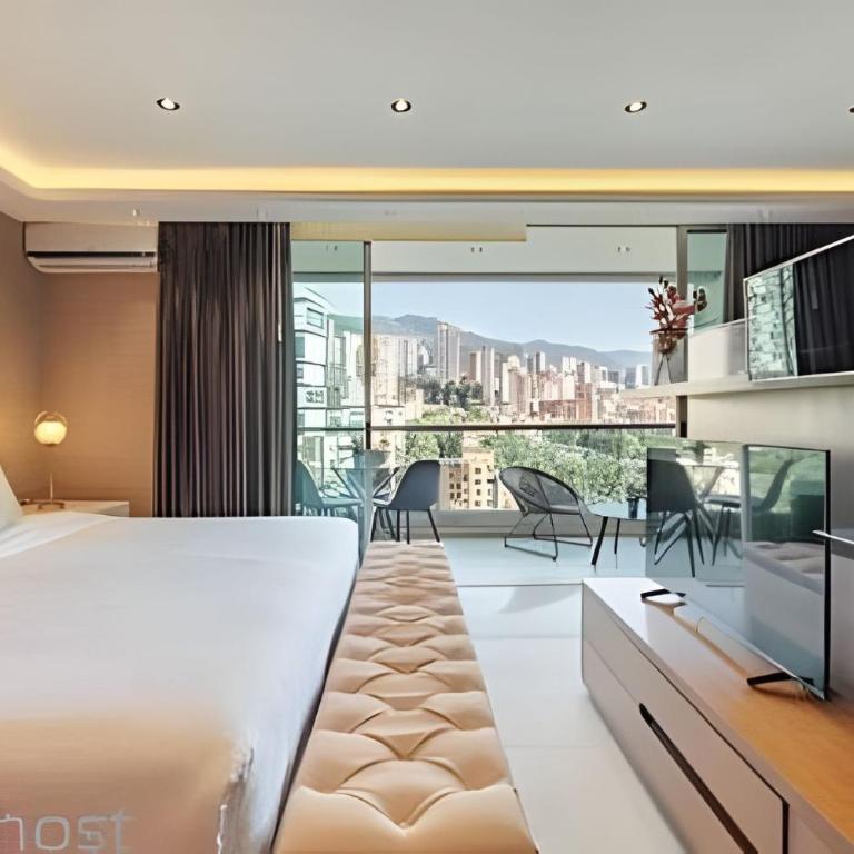 Elegant 1BR • Skyline View • Pool • Gym • Provenza - Apartment - 4