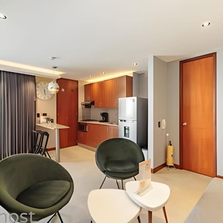 Elegant 1BR • Skyline View • Pool • Gym • Provenza - Apartment - 21