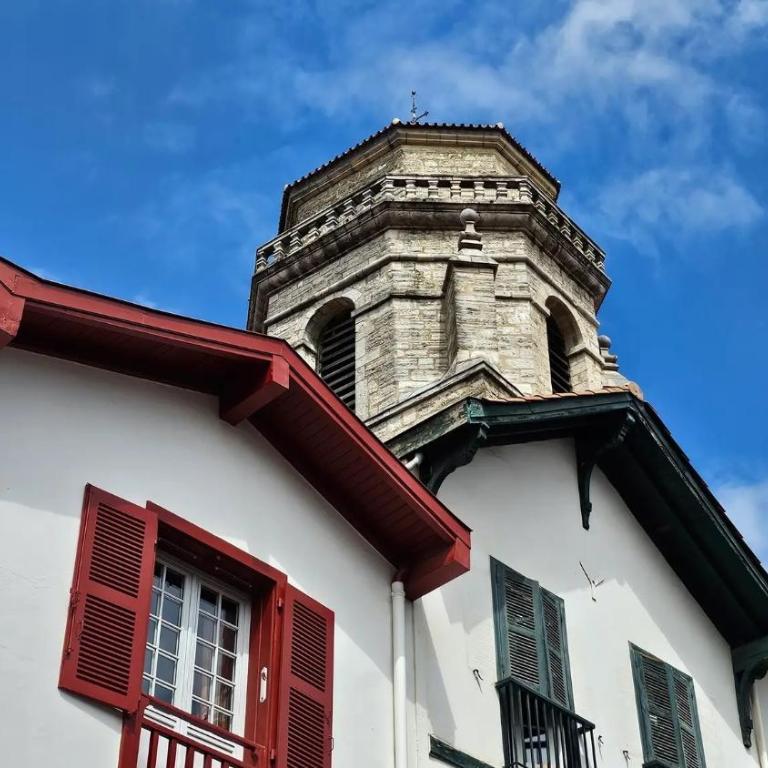 Appart Saint Jean de Luz avec pkg - Appartement Supérieur - Vue sur Ville - 10