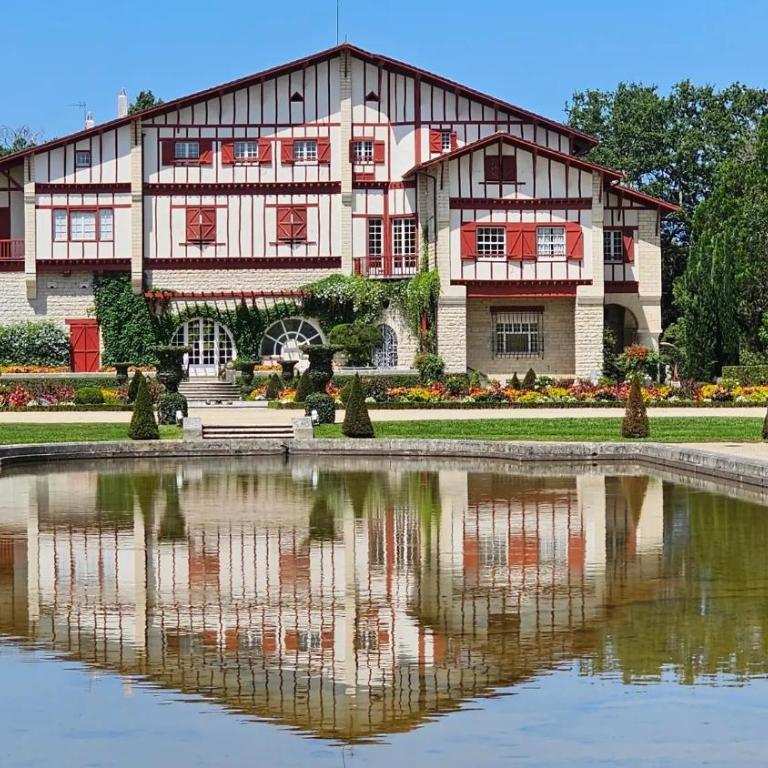 Appart Saint Jean de Luz avec pkg - Appartement Supérieur - Vue sur Ville - 1