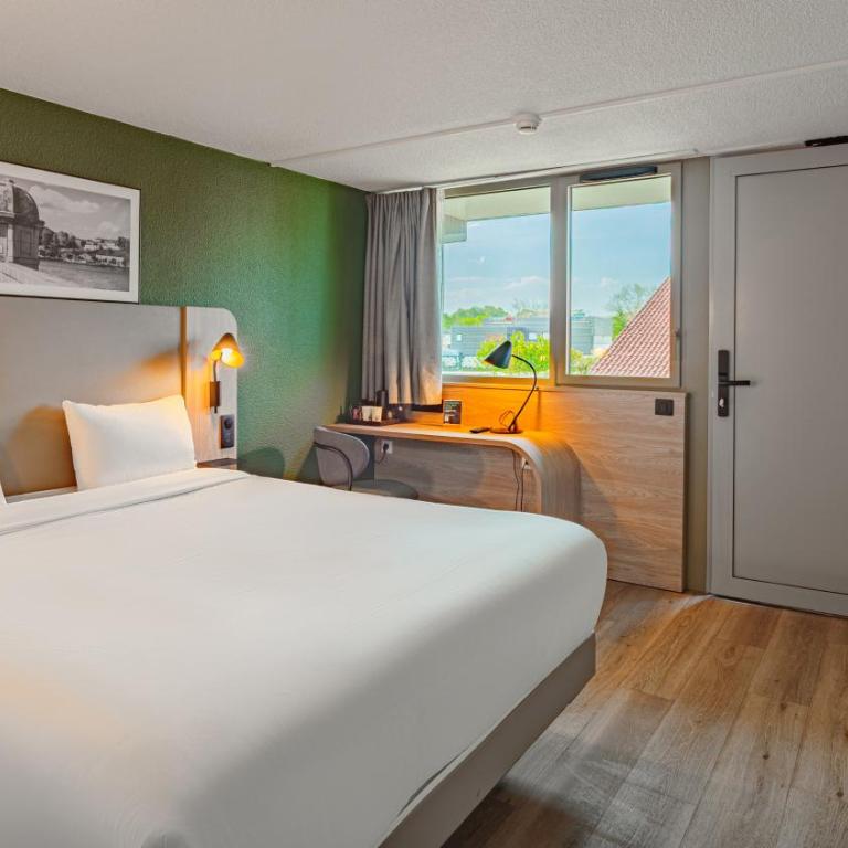 Campanile NATURE - Poitiers Sud Aeroport - Chambre Standard Lit Queen-Size - 2