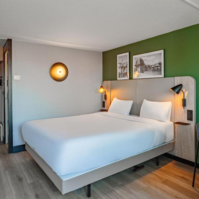 Campanile NATURE - Poitiers Sud Aeroport - Chambre Standard Lit Queen-Size - 1