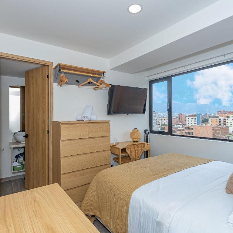 Bloom - One-Bedroom Loft Apartment with One Queen Bed - 18