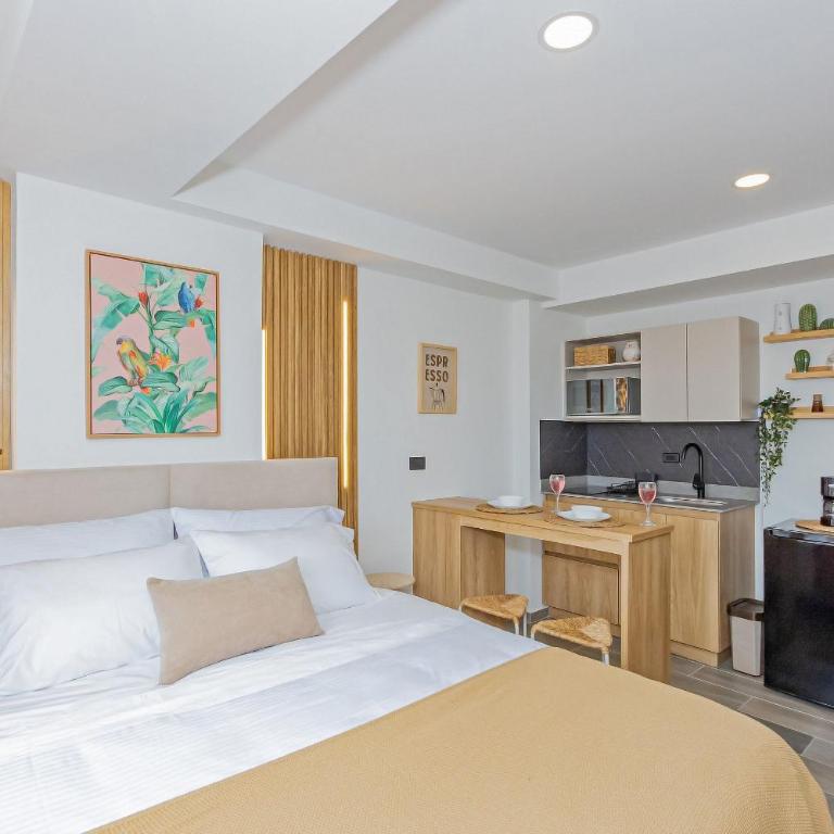 Bloom - One-Bedroom Loft Apartment with One Queen Bed - 11