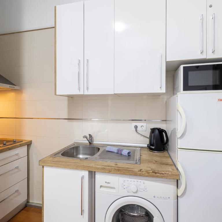 Holidays2Malaga Carreteria 97 Loft High Speed WIFI - Estudio con sofá cama - 13
