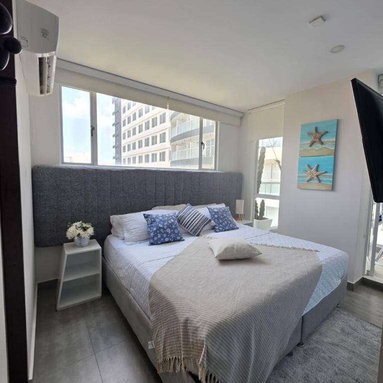 Cartagena Centro de Convenciones Hotel de las Americas con salida a playa 2BR Wifi - Two-Bedroom Apartment with Garden View - 15
