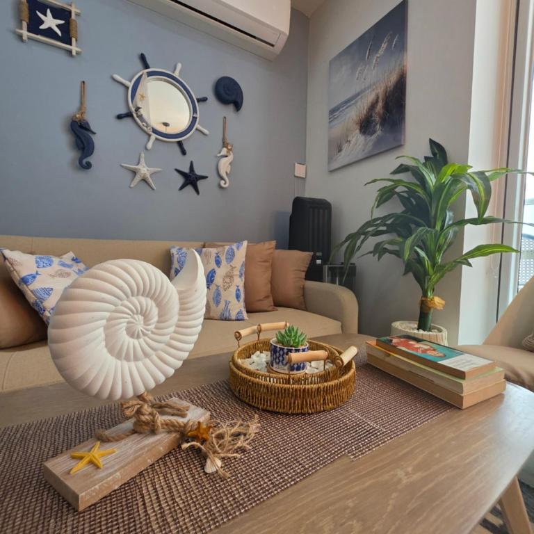 Cartagena Centro de Convenciones Hotel de las Americas con salida a playa 2BR Wifi - Two-Bedroom Apartment with Garden View - 7