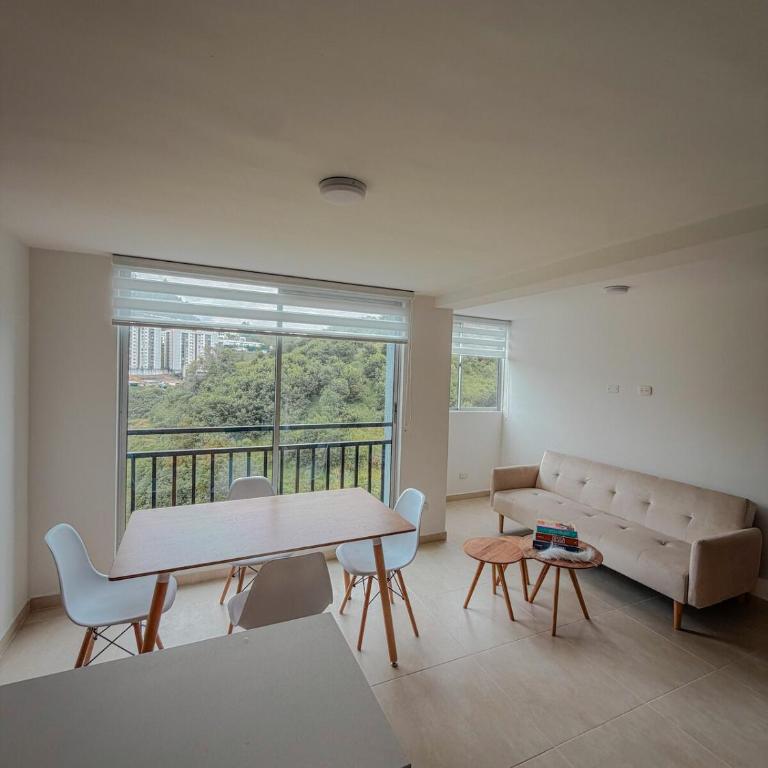 Excelente ubicación con vista a las montañas - Two-Bedroom Apartment - 6