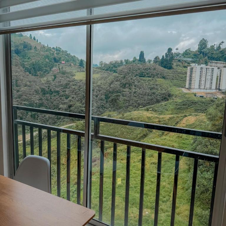 Excelente ubicación con vista a las montañas - Two-Bedroom Apartment - 7